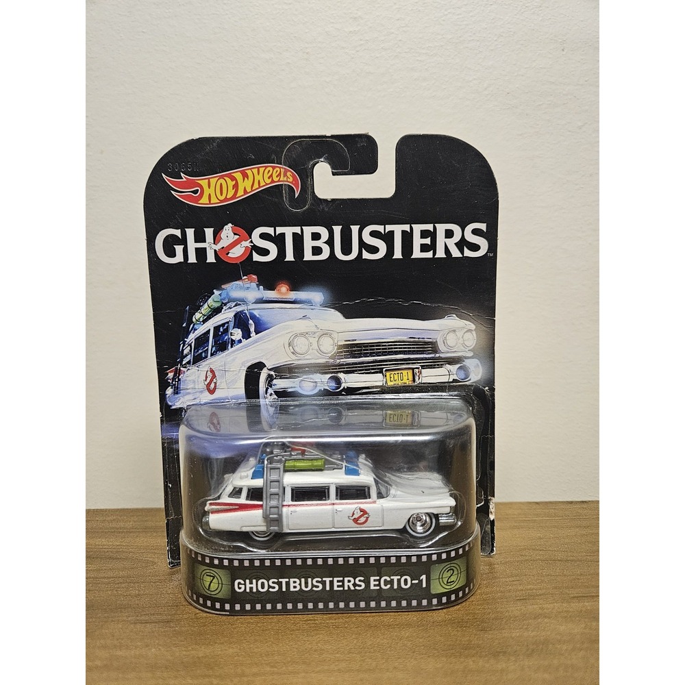 Hot Wheels 2015 Classic Ghostbusters Ecto-1 Diecast Car DJF42 White 1:64